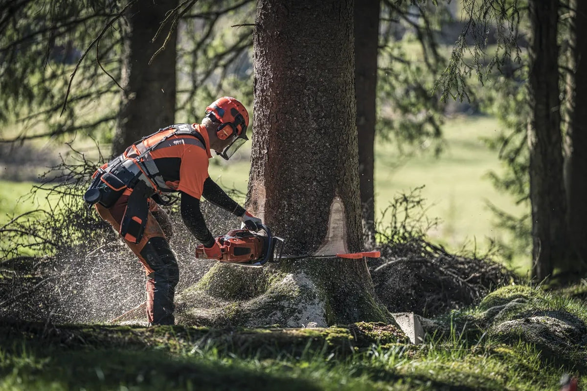 Husqvarna 572 XP Chainsaw, 28